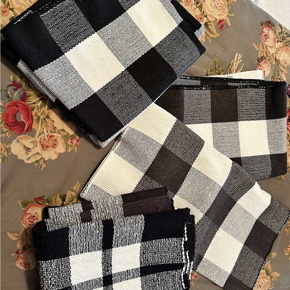 Set of 4 Rugs